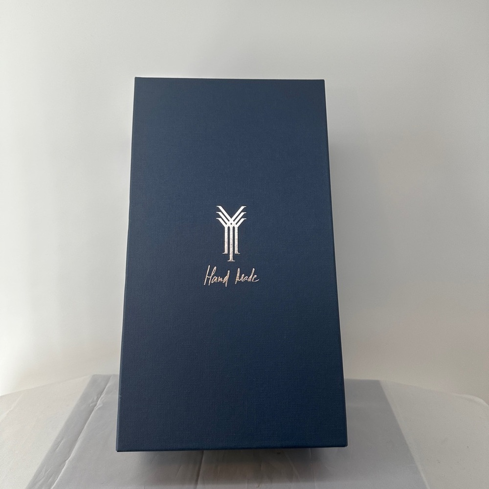 Yanko blue shoebox